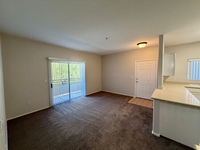 Building Photo - 2291 W Horizon Ridge Pkwy