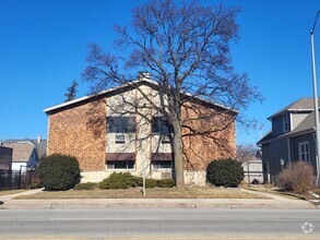 Building Photo - Lincoln