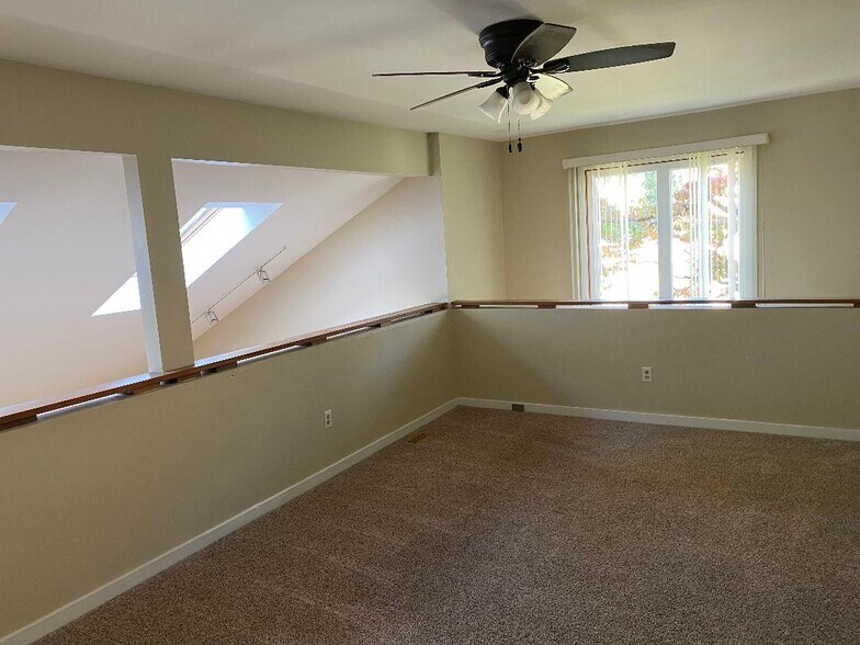 Building Photo - 111 Falcon Ln