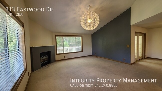 Building Photo - 313 Eastwood Dr