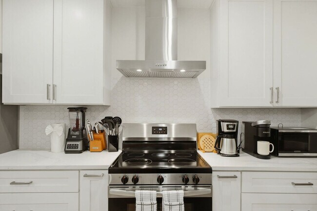 Building Photo - 5422 Lancashire Dr