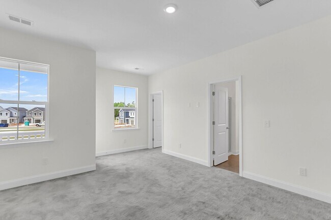 Building Photo - 335 Chapman Cir