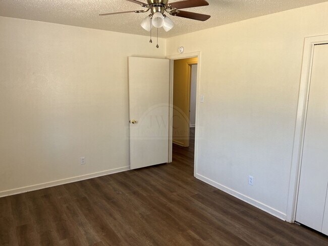 Building Photo - 1501 Richard Dr