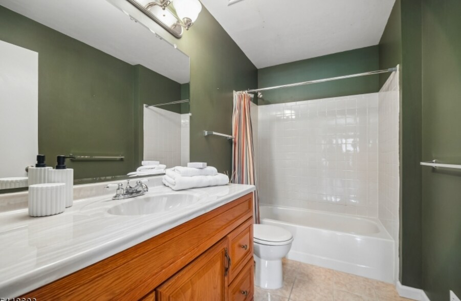 Building Photo - 341 Penns Way