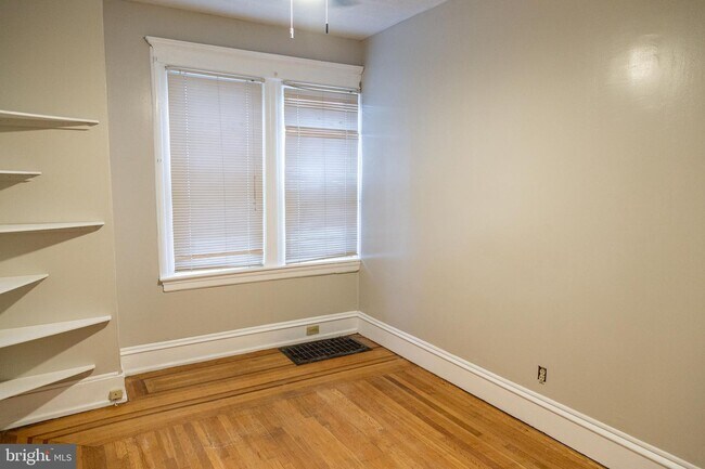 Building Photo - 20 Crestmont Terrace
