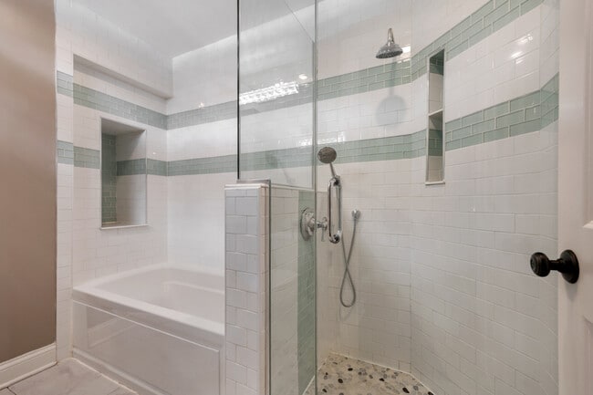 Building Photo - 713 Acadia Ct