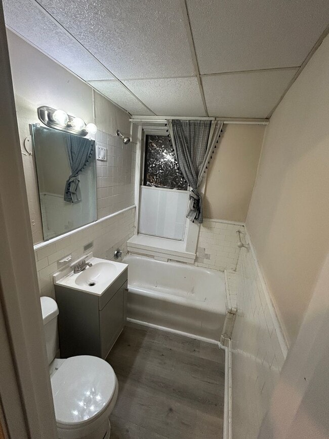 Building Photo - 1 Hitchcock Rd