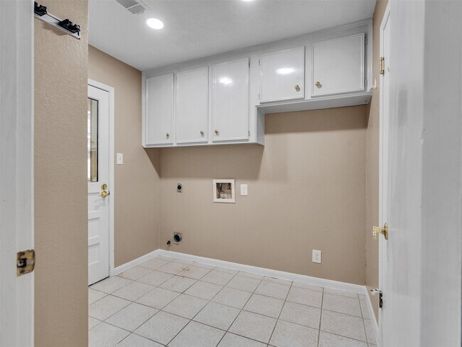 Building Photo - 6702 Moccasin Bend Dr