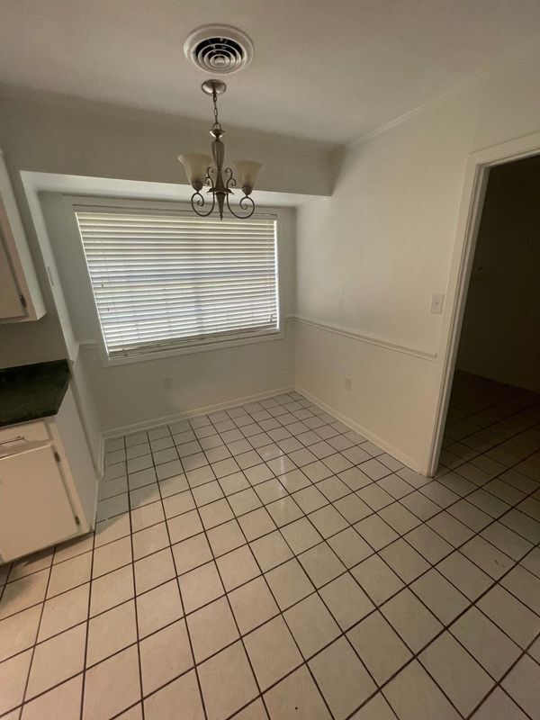Building Photo - 1202 Ferncrest Dr