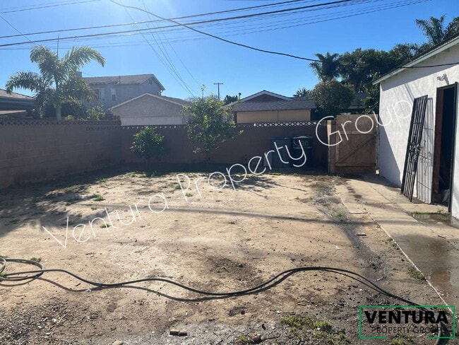 Building Photo - Spacious 4-Bed with 2 Full Baths in Oxnard with Large Backyard