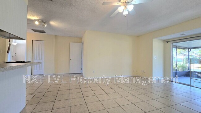 Building Photo - 4261 Island Cir