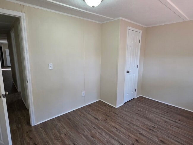 Building Photo - 6308 6th Ave