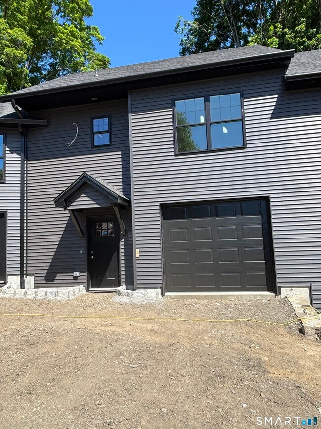 Building Photo - 9 Putnam Park Rd