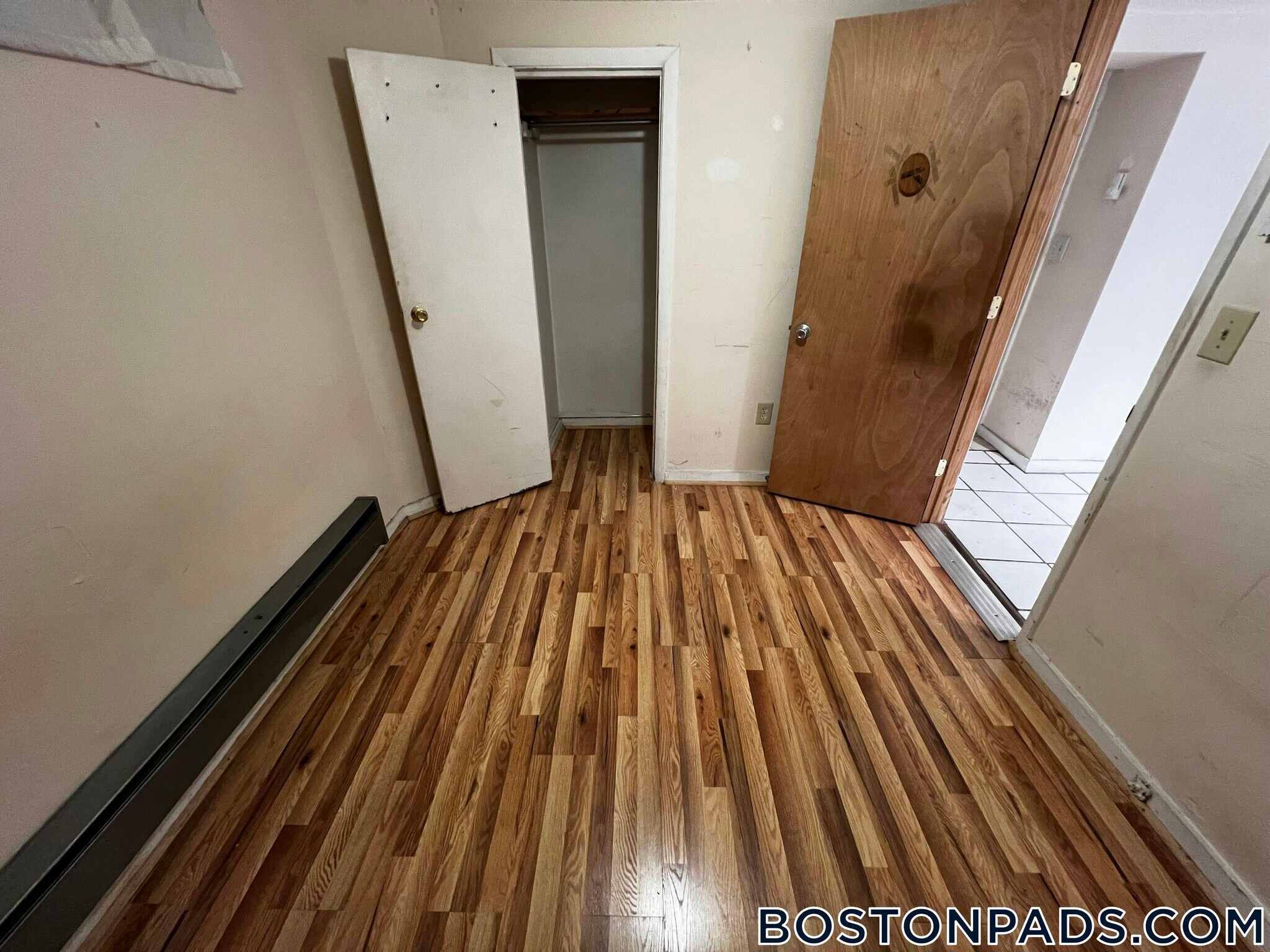 Building Photo - 684 Parker St