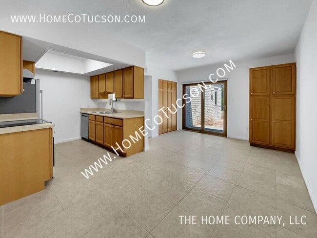 Building Photo - 823 Calle Virada