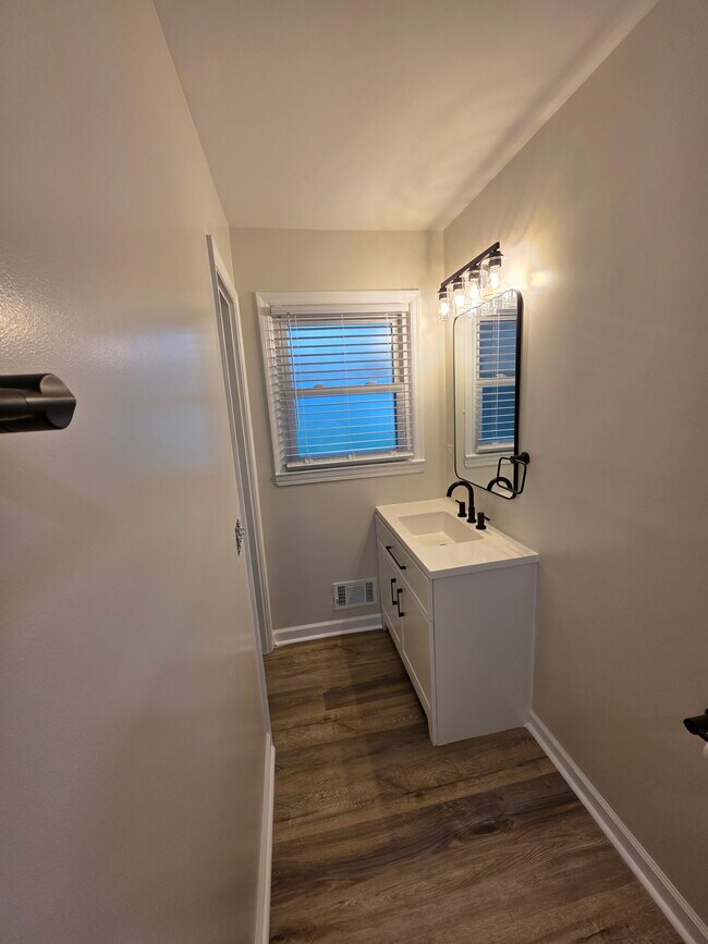 Building Photo - 2942 Larkspur Rd