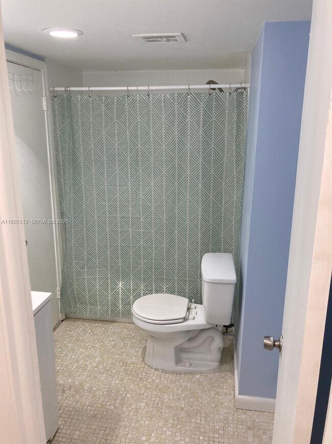 Building Photo - 3703 NE 166th St