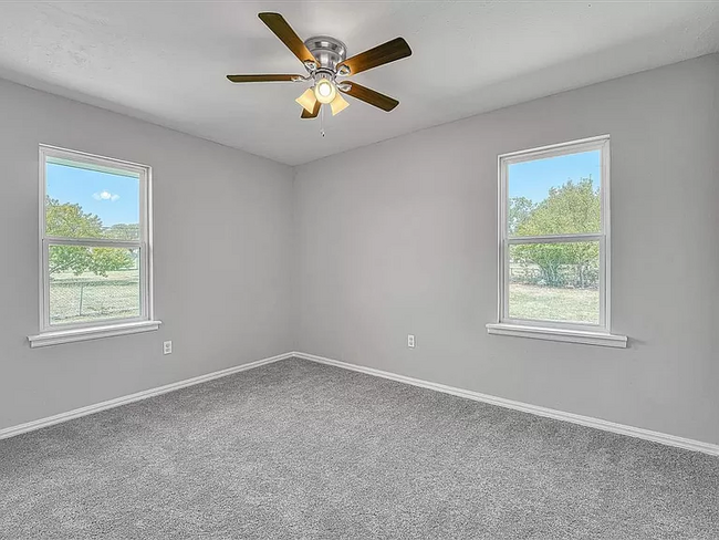 Building Photo - 4305 NW Ridgecrest Dr