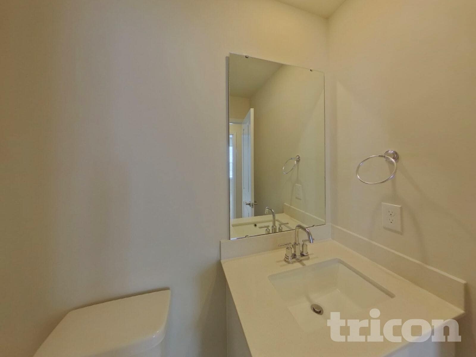 Building Photo - 1207 Mary Jane Ave