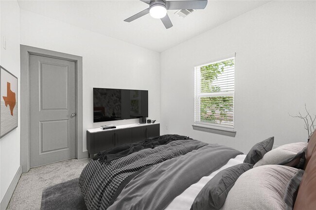 Building Photo - 4019 Stassen St