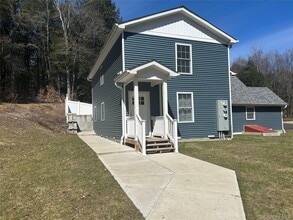 Building Photo - 135 Gale Rd