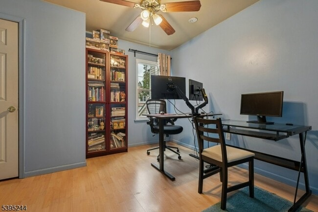 Building Photo - 10 De Palma Ct