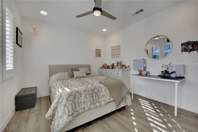 Building Photo - 10336 Early Morning Ave