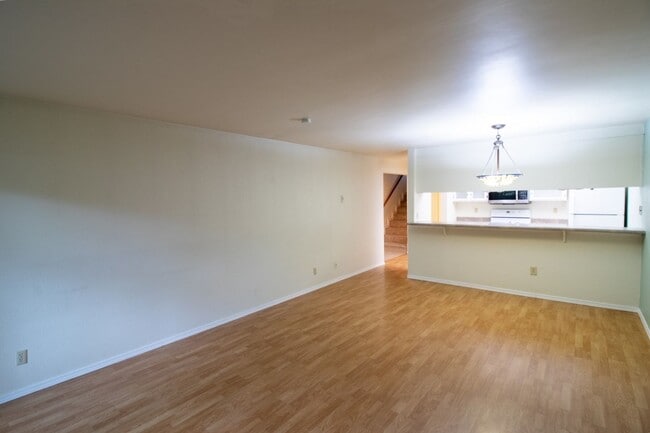 Building Photo - 2Bd/2Ba Seattle Condo