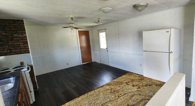 Building Photo - 27485 US-31