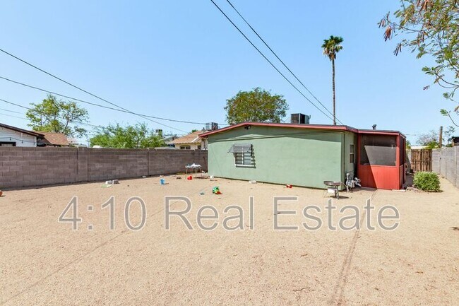 Building Photo - 1117 N 13th St