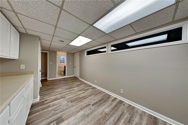 Building Photo - 220 Sabrina Ct