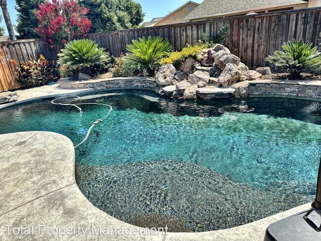 Building Photo - 4 br, 2 bath House - 826 Black Rock St.