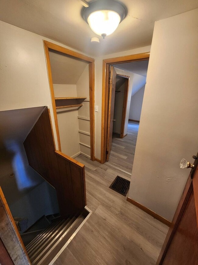 Building Photo - Charming 3-Bedroom Property in Prime Location