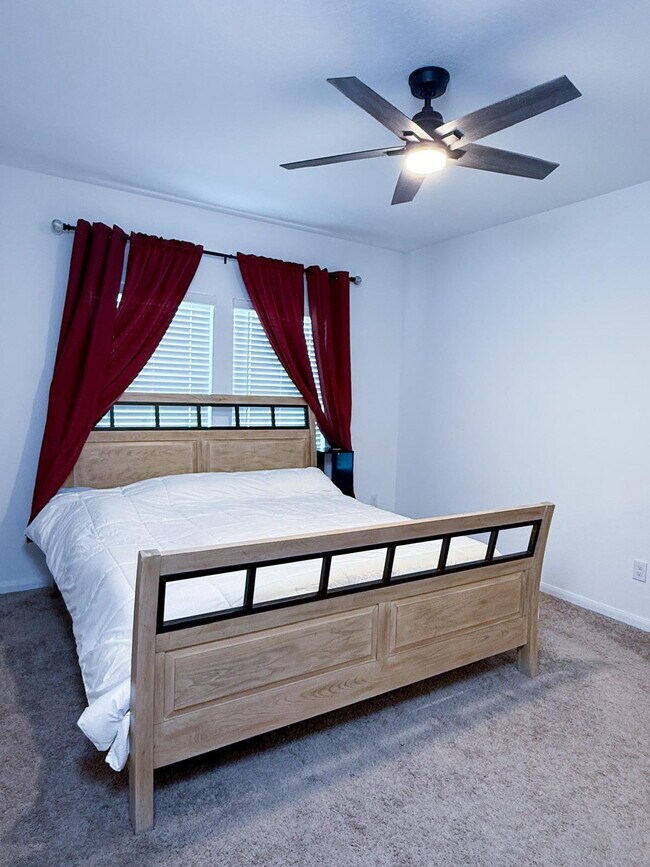 Building Photo - Charming 3-Bedroom Sanctuary with 2 Full Baths Near Lackland Air Force Base – 1469 Sq Ft of Comfo...