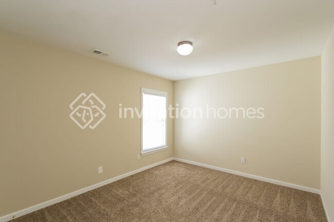 Building Photo - 6134 Foxcroft Ct