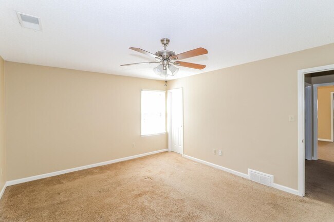 Building Photo - 7961 Elm Leaf Dr