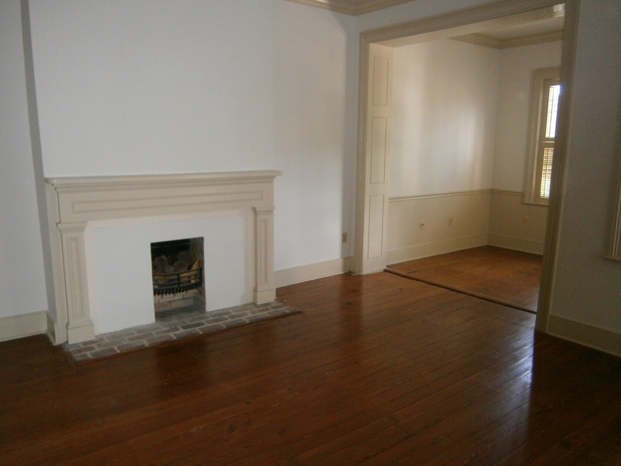 Building Photo - 107 W Taylor St