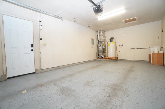 Building Photo - 2569 Camden Ln