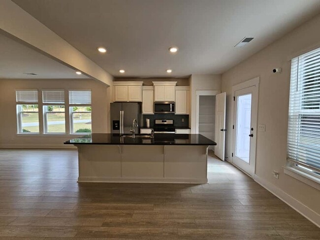 Building Photo - 1085 Millison Pl