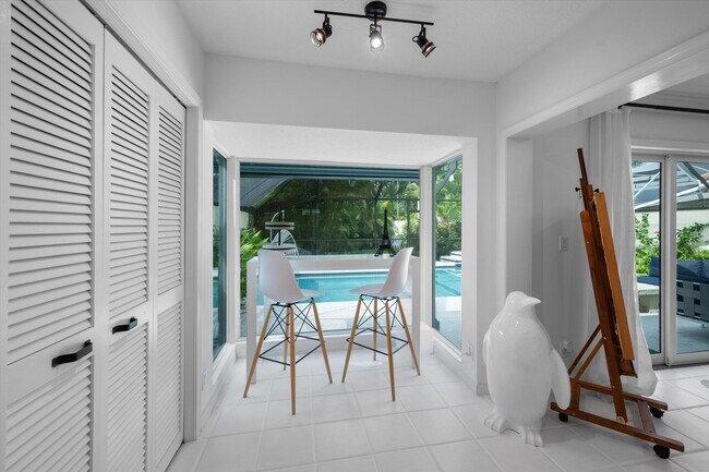 Building Photo - 2252 Las Casitas Dr
