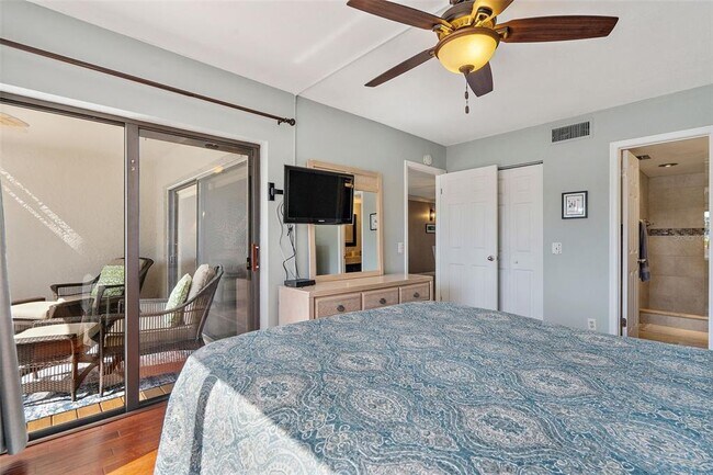 Building Photo - 6277 Bahia Del Mar Blvd S