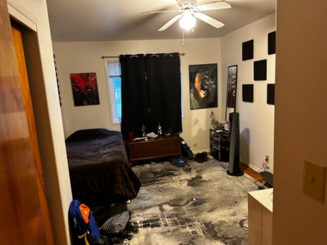 Building Photo - 2168 Meadowlawn Dr