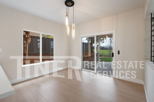 Building Photo - 5250 Fenton Way