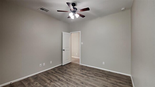 Building Photo - 118 Cheswood Forest Dr