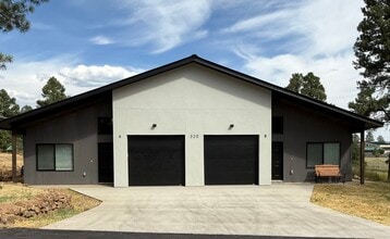 Building Photo - 320 E Golf Pl