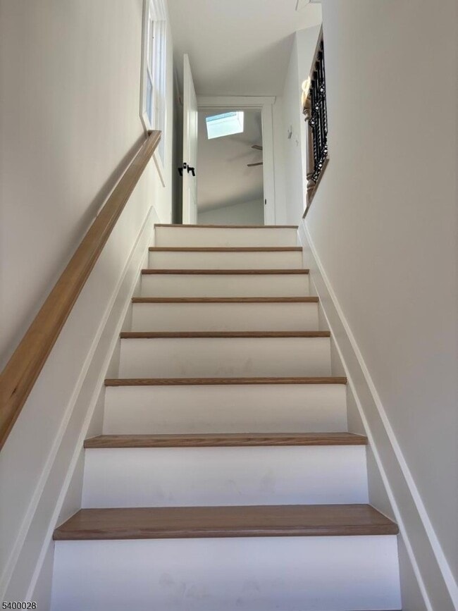 Building Photo - 83 Arch St