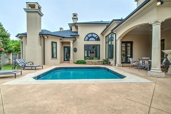 Building Photo - 5701 Mistletoe Ct