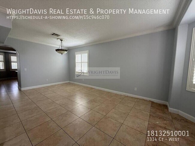 Building Photo - 1314 Ct-West