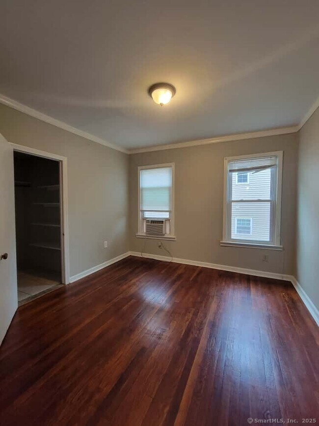 Building Photo - 161 Reservoir Ave