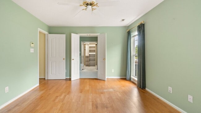 Building Photo - 3BR 2.5BA Cul-de-sac House with Loft in To...